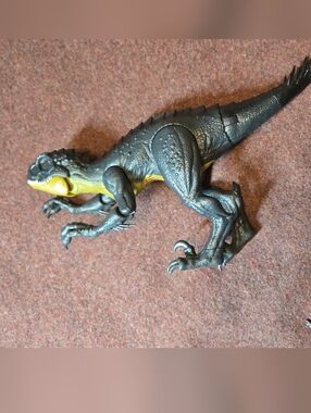 Jurassic World Slash 'N Battle Scorpios Rex Action Figure Works